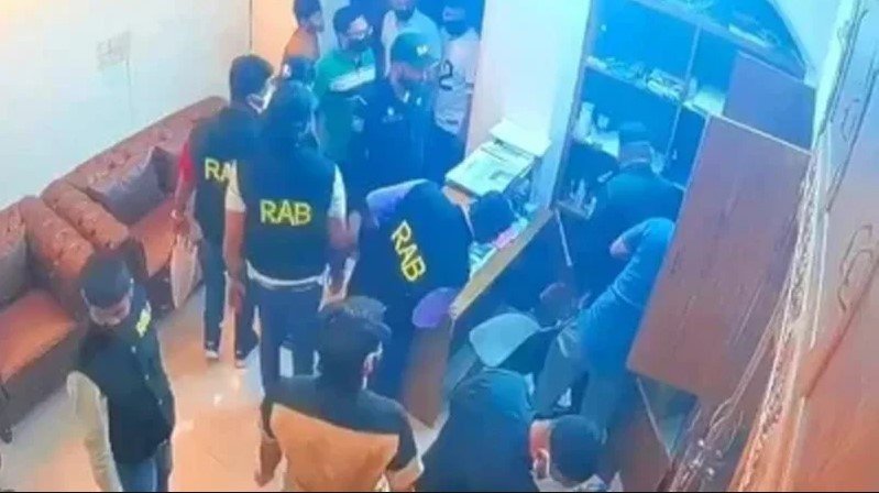 ‘ডাকাতরা যেভাবে এসেছে, সেই দৃশ্য এখনো চোখে ভাসছে’