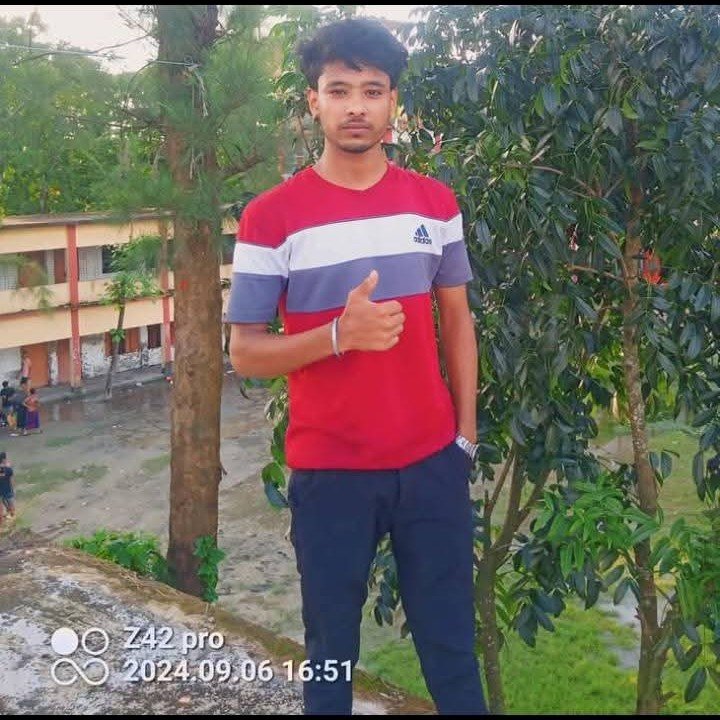 তুচ্ছ ঘটনায় ছাদে ডেকে নিয়ে বন্ধুকে ছুরিকাঘাত