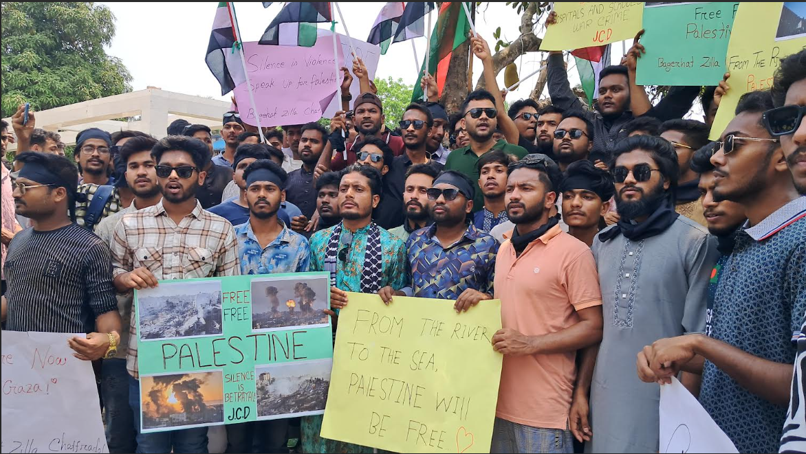 গাজায় গণহত্যার প্রতিবাদে বাগেরহাট ছাত্রদলের বিক্ষোভ, ইসরাইলী পণ্য বয়কটের আহ্বান