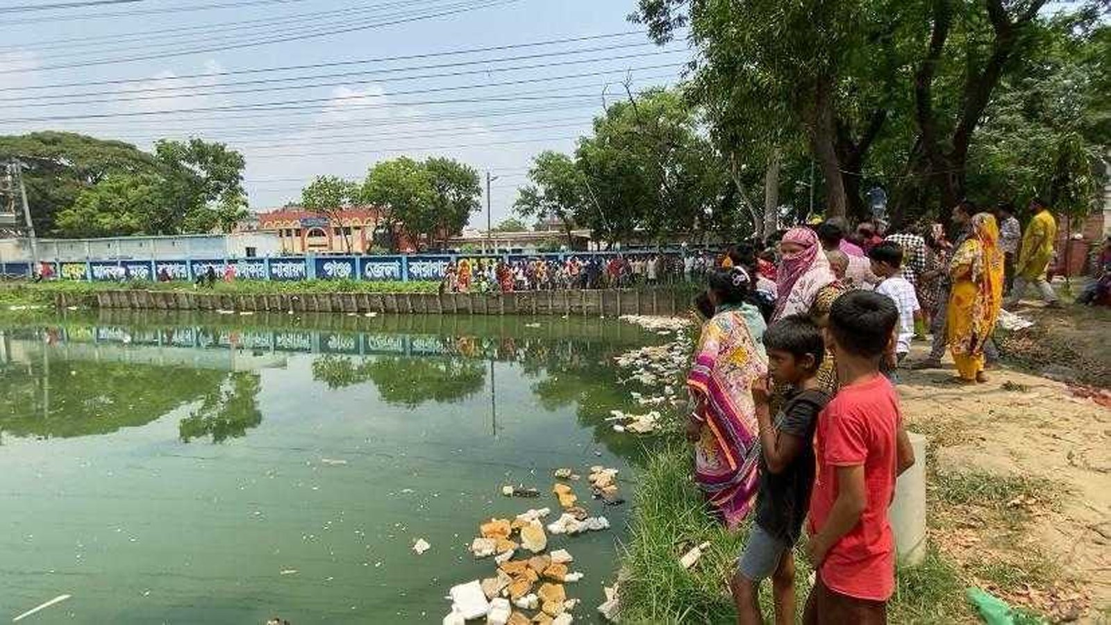 নারায়ণগঞ্জ কেন্দ্রীয় কারাগারের সামনের পুকুর থেকে অজ্ঞাত লাশ উদ্ধার
