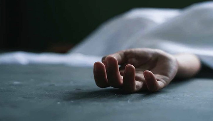মদপানে ২ যুবকের মৃত্যু, কৃষি কর্মকর্তা অসুস্থ