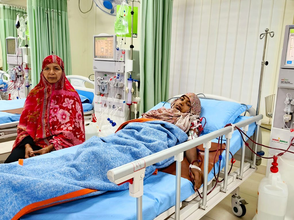মেয়েকে কিডনি দিয়ে বাঁচাতে চান মা, অর্থাভাবে থমকে গেছে চিকিৎসা
