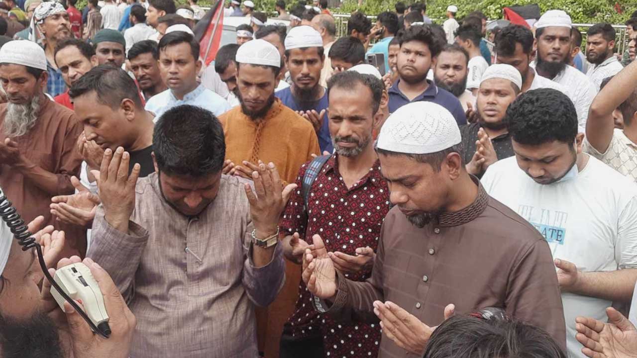 ফিলিস্তিনের স্বাধীনতা কামনায় কাঁদলেন লাখো মানুষ