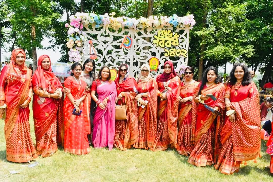 নববর্ষে উৎসবের রঙে বর্ণিল বাকৃবির বৈশাখী চত্বর