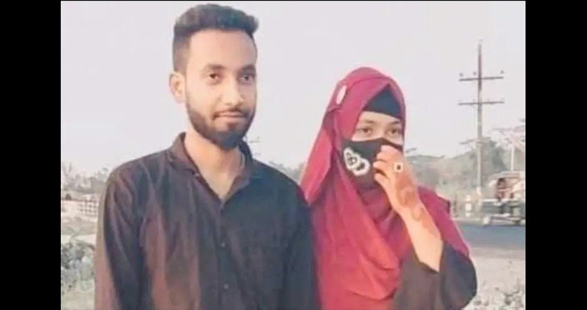 ফ্যানে ঝুলছিল স্বামীর মরদেহ, খাটের ওপর স্ত্রীর