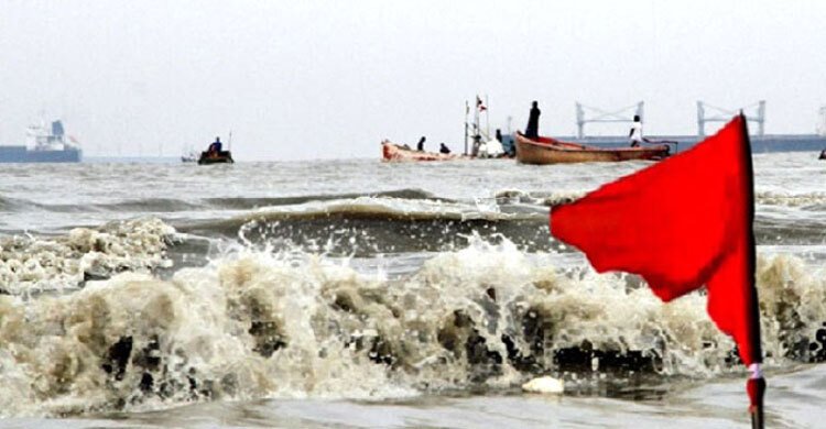 রাত ১টার মধ্যে ঢাকাসহ ৯ অঞ্চলে ৮০ কিমি বেগে ঝড় হতে পারে