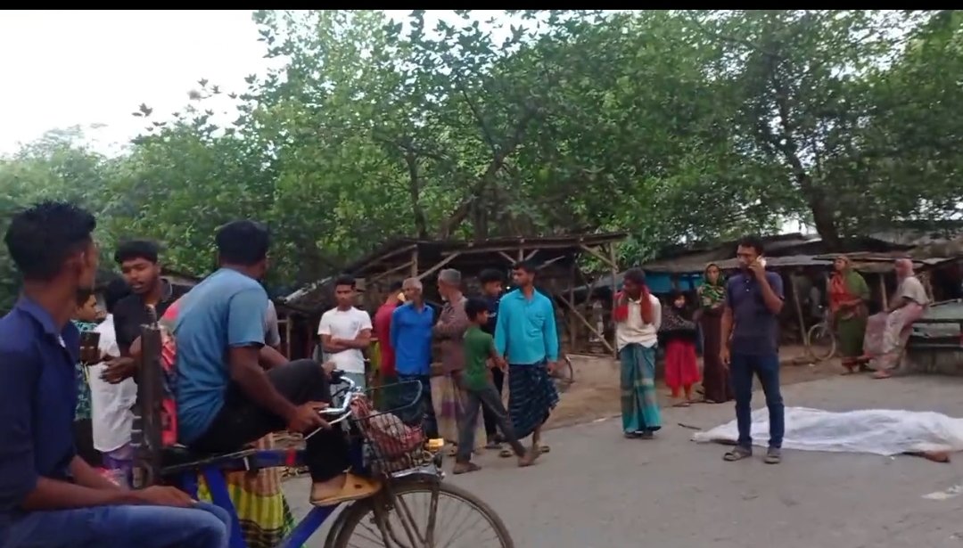 চুয়াডাঙ্গার নয়মাইল বাজারে বাসের চাকায় পিষ্ট হয়ে দু'জন নিহত