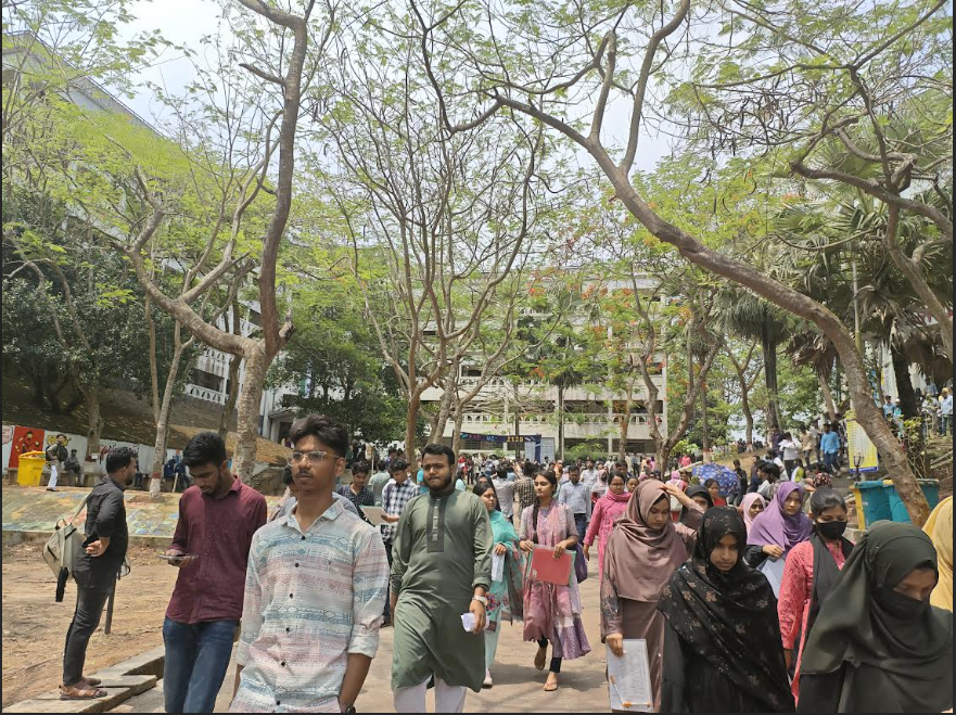 কুমিল্লা বিশ্ববিদ্যালয়ের 'এ' ইউনিটের ভর্তি পরীক্ষা অনুষ্ঠিত