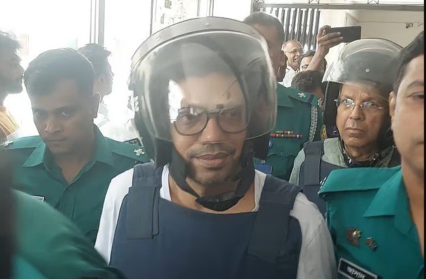 পলকের হারানো সোয়েটার পাওয়া গেল