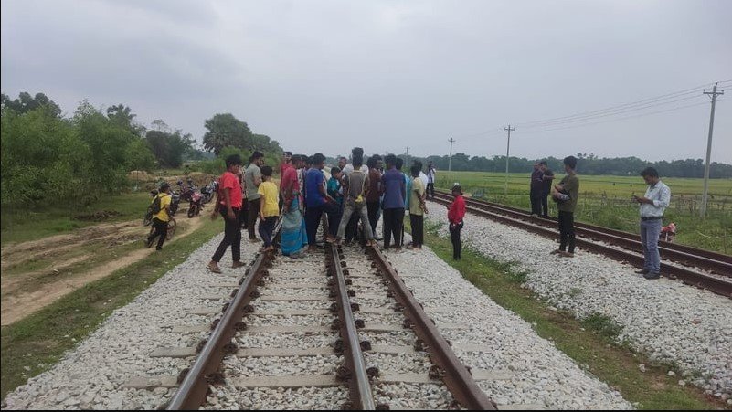 কুমিল্লায় ট্রেনে কাটা পড়ে তিন যুবক নিহত