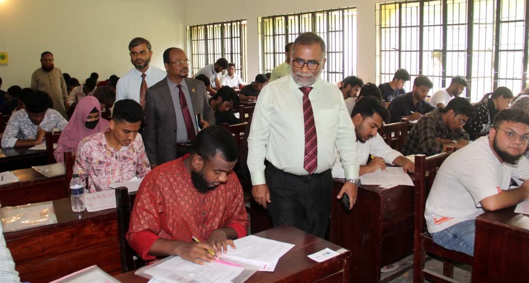ইবিতে গুচ্ছ সি ইউনিটের ভর্তি পরীক্ষা শান্তিপূর্ণভাবে সম্পন্ন