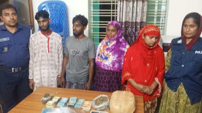 যশোর যৌথ অভিযানে দুই নারী মাদক ব্যবসায়ী আটক