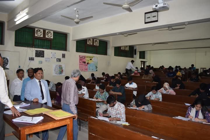 সি-ইউনিটের পরীক্ষার মধ্য দিয়ে শেষ হলো রাবির ভর্তি কার্যক্রম