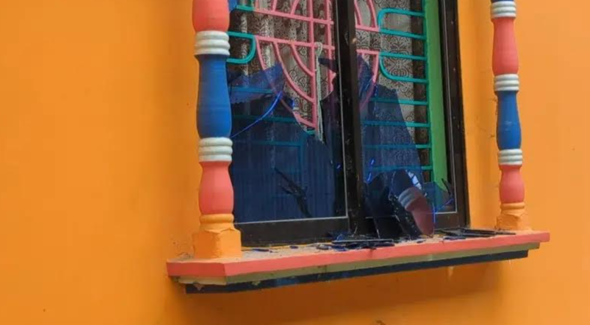 মুন্সীগঞ্জে দুর্বৃত্তদের হামলা: ঘরবাড়ি ভাঙচুর-লুটপাট, আহত ১