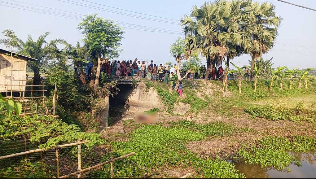 সাতক্ষীরায় কালভার্টের নীচ থেকে নারীর মরদেহ উদ্ধার