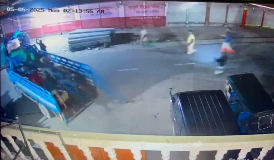 ধামরাইয়ে গোডাউনের তালা ভেঙে ১৫ লাখ টাকার মালামাল সহ নগদ পাঁচ লাখ টাকা লুট