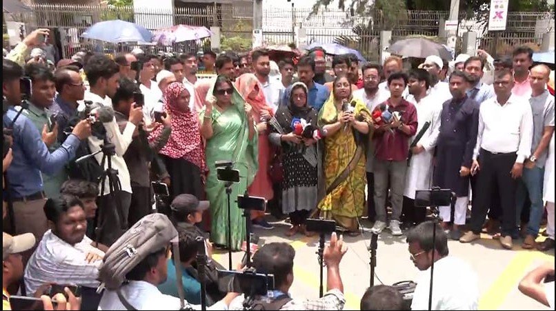 ইসি পুনর্গঠনে নির্বাচন কমিশনের সামনে এনসিপির বিক্ষোভ, নিরাপত্তা জোরদার