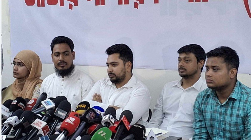 উপদেষ্টা আসিফ ও মাহফুজের সঙ্গে এনসিপির কোনো সম্পর্ক নেই : নাহিদ
