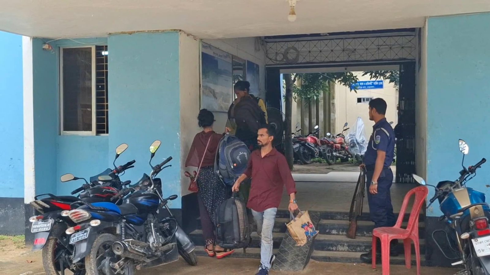 বিজয়পুর সীমান্তে শূন্যরেখায় হস্তান্তর, বিজিবির কাছে ফিরলেন ৩ বাংলাদেশি