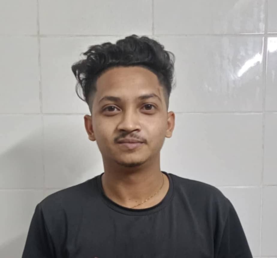 টাঙ্গাইলে এইচএসসি পরীক্ষা কেন্দ্রে নকল সরবরাহের দায়ে ছাত্রদলের সভাপতি আটক