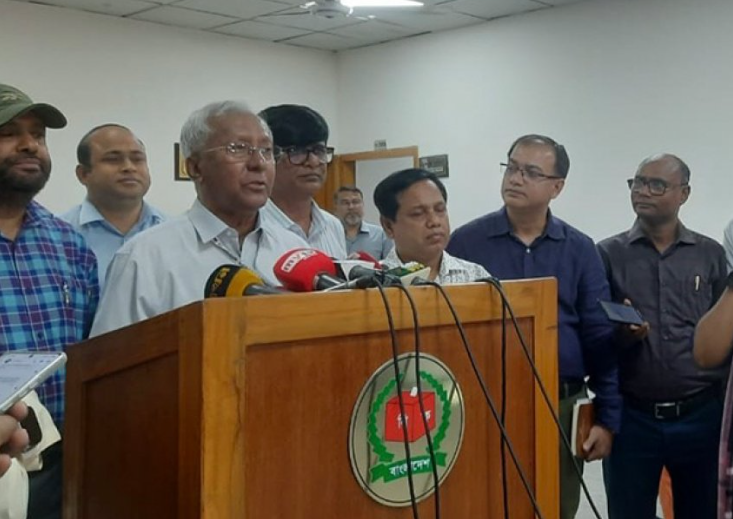 এনআইডি সেবায় ভোগান্তি কমেছে, লক বিষয়ে সচিব বললেন “আমারটাও নাকি লক”