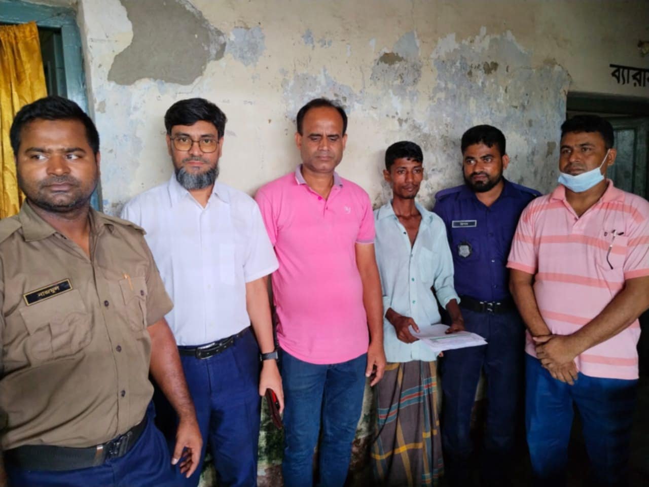 গফরগাঁওয়ে ট্রেনের ৮ টিকিটসহ কালোবাজারি আটক
