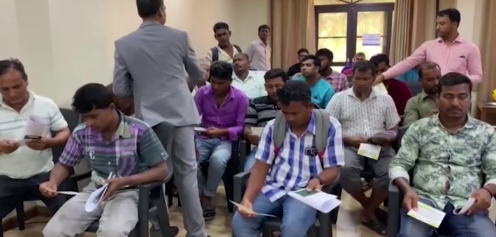 বিদেশফেরতদের জন্য সুসংবাদ: মোবাইল-স্বর্ণ-গয়নায় মিলবে শুল্ক ছাড়!