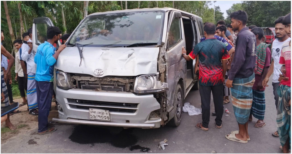 শেরপুরে বরযাত্রীবাহী মাইক্রোবাসচাপায় প্রাণ গেল দুই ছাত্রের