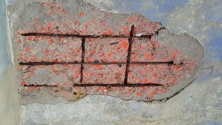 ঝালকাঠিতে মাদ্রাসা ভবনের পলেস্তারা খসে পড়ায় ৭ শিক্ষার্থী আহত