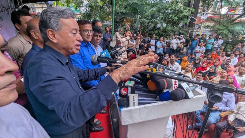 তারেক রহমান সাত সমুদ্র তের নদীর ওপার থেকে আন্দোলনের নেতৃত্ব দিয়েছেন: মীর হেলাল