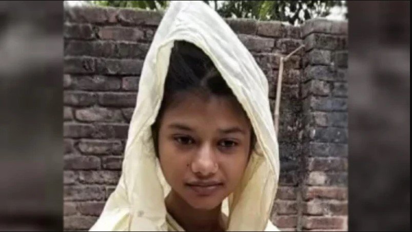 বাবার মরদেহ বাড়িতে রেখে এসএসসি পরীক্ষাকেন্দ্রে মেয়ে