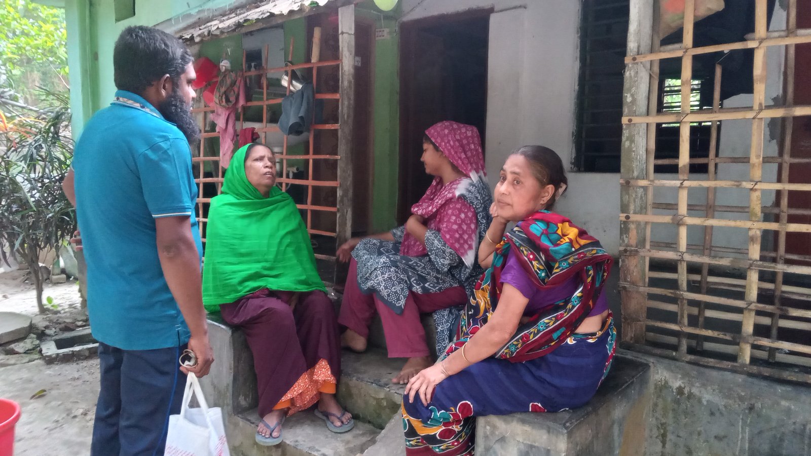 আধিপত্য বিস্তার নিয়ে দু'দল গ্রামবাসীর সংঘর্ষে একজন নিহত, আহত ১০