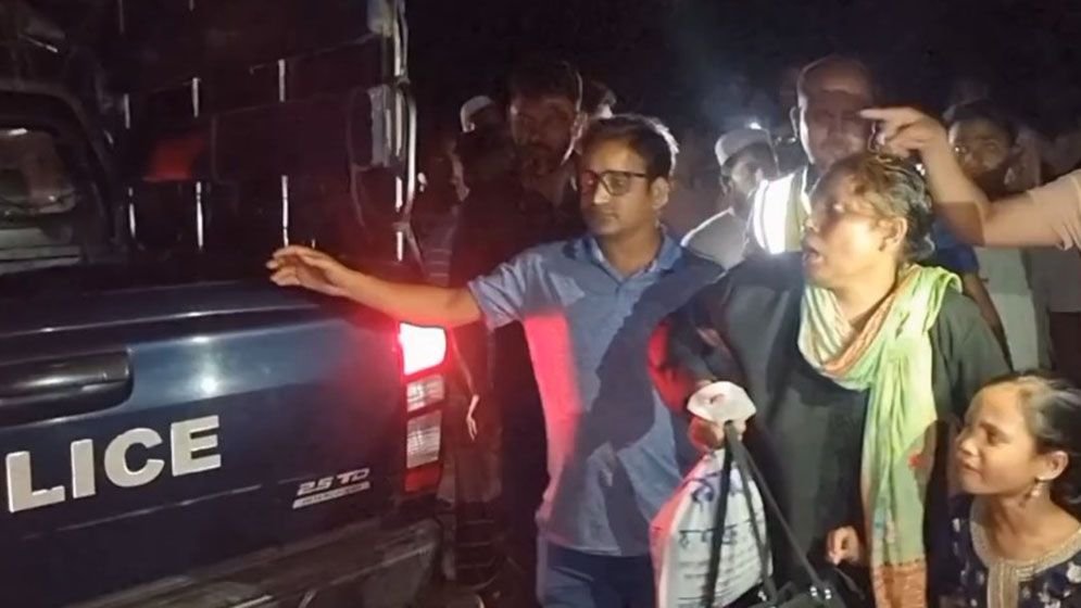 অভাবে অসহায় মা, অন্ধ ছেলেকে নদে ফেলে দিলেন
