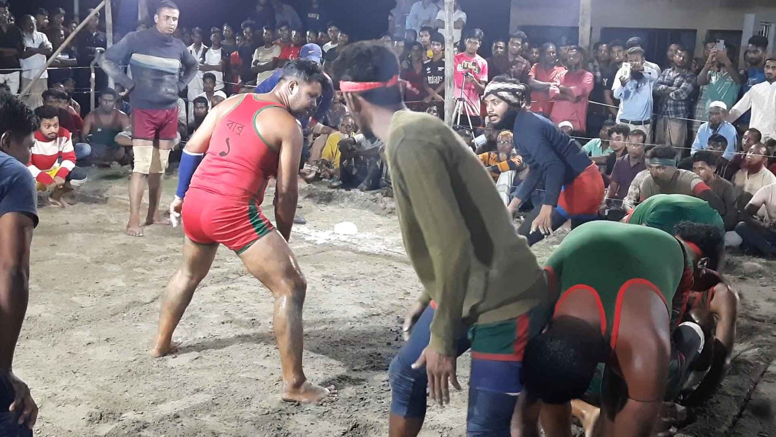 বাগেরহাটে চারদলীয় নৈশ হা-ডু-ডু টুর্নামেন্ট