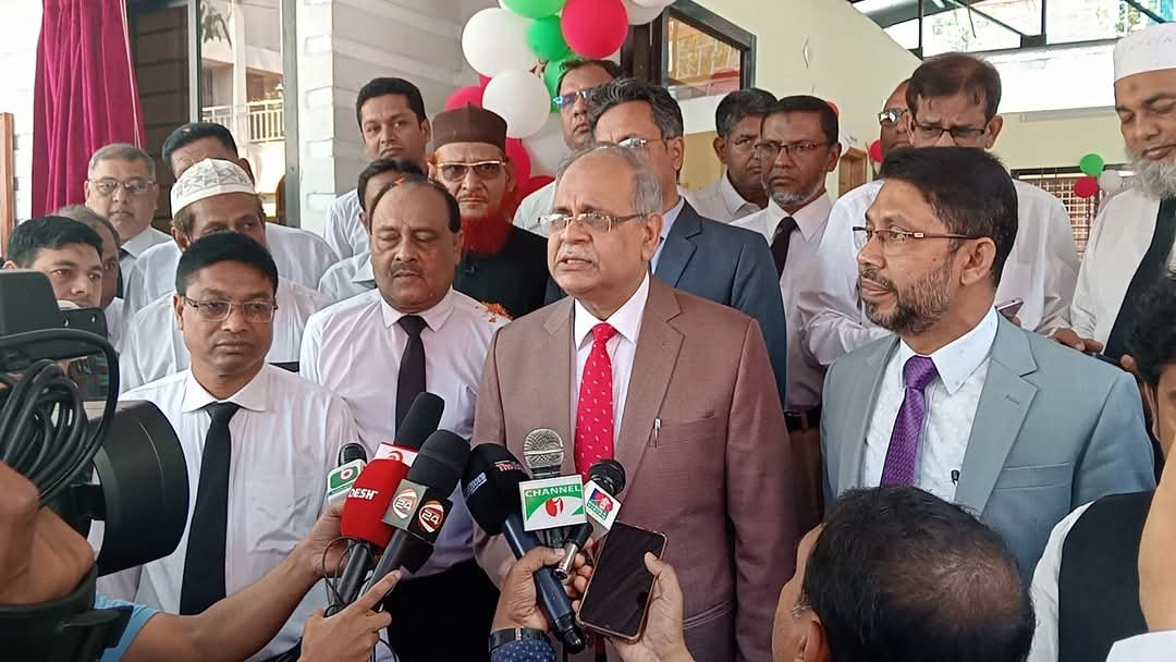 সাতক্ষীরায় ন্যায়কুঞ্জ উদ্বোধন করলেন বিচারপতি মাহমুদুল হক