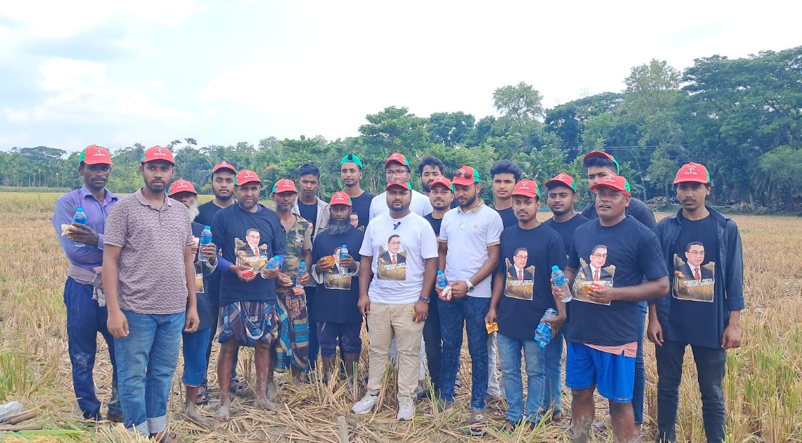 তারেক রহমানের বার্তা পৌঁছে দিতে কৃষকদের মাঝে ছাত্রদল নেতা মামুন