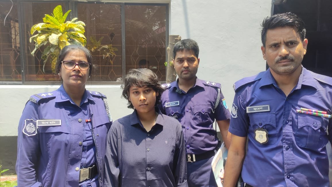 পিতৃহত্যা করে নিজেই পুলিশ ডেকেছে মেয়ে: ‘আমাকে ধরে নিয়ে যান’