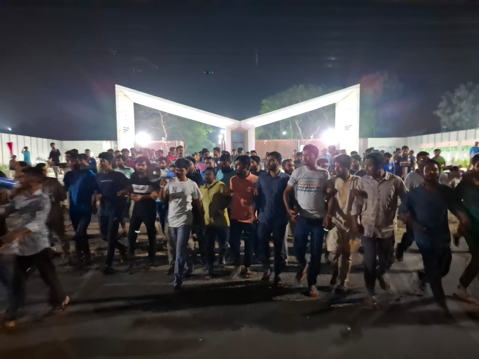 আওয়ামী লীগ নিষিদ্ধ, বেরোবি শিক্ষার্থীদের আনন্দ মিছিল