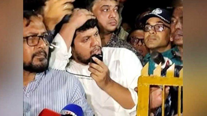 উপদেষ্টা মাহফুজের ওপর বোতল নিক্ষেপের ঘটনায় ফয়েজ আহমদের নিন্দা
