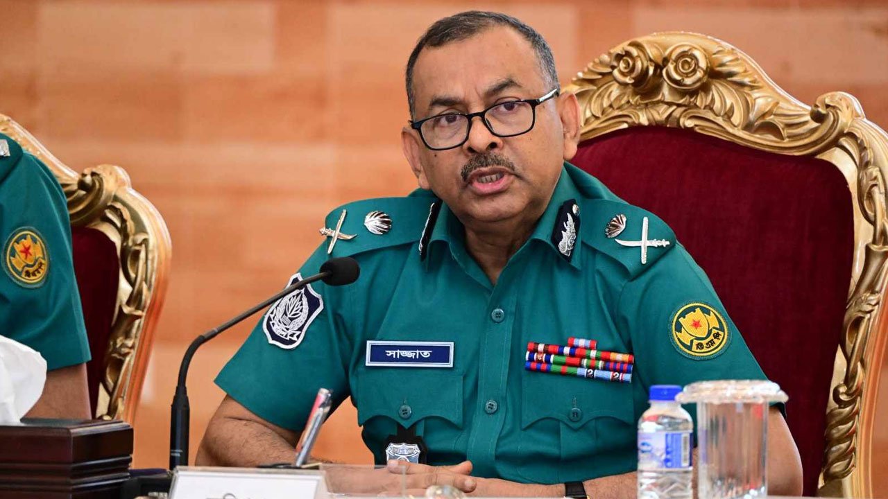 নিষিদ্ধ রাজনৈতিক দলের কার্যক্রমের বিষয়ে সর্বোচ্চ সতর্ক থাকতে হবে