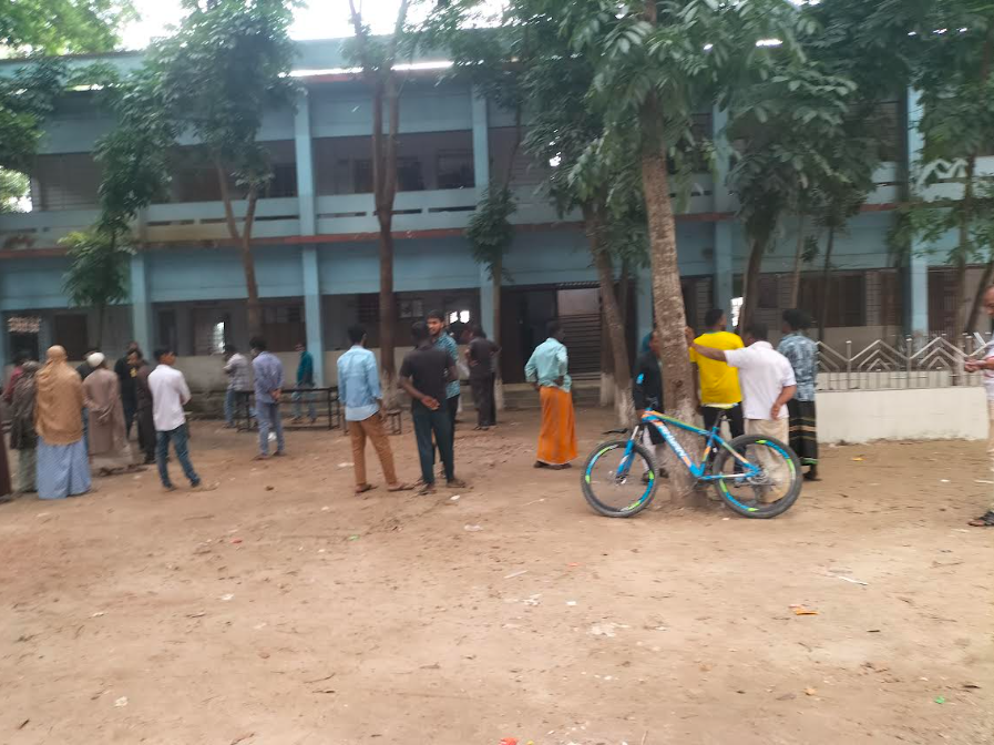 কাজিরহাট উচ্চ বিদ্যালয়ে দুইদিনে ৪১ জন শিক্ষার্থী অসুস্থ