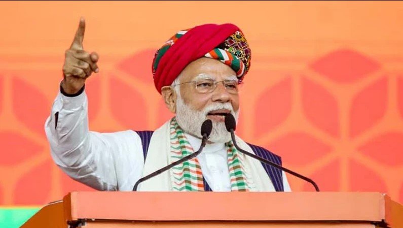 হয় রুটি খাও, না হলে গুলি: পাকিস্তানের জনগণকে মোদি