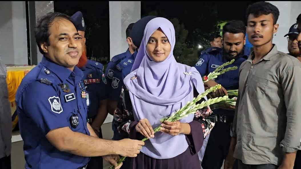 বাগেরহাটে  ১২০ টাকায় পুলিশে চাকুরী
