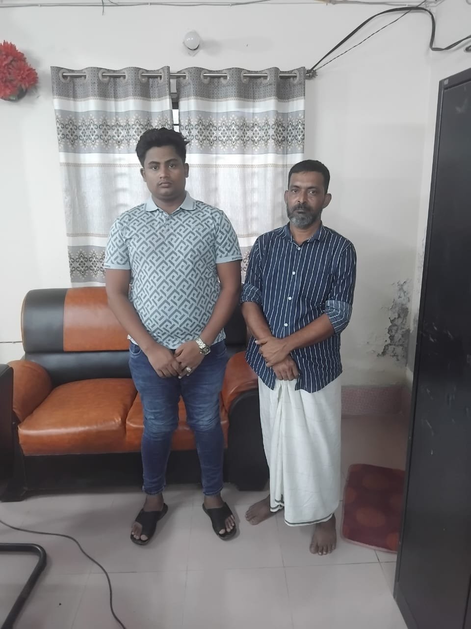 ভোটার হতে এসে দালালসহ রোহিঙ্গা নাগরিক আটক