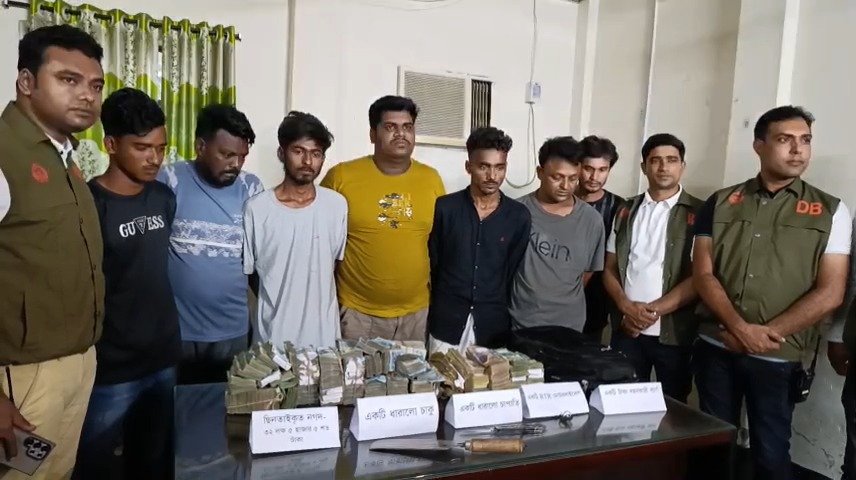 মণিরামপুরে নগদের ৩৫ লক্ষ টাকা ছিনতাইয়ের ঘটনায় জড়িত ম্যানেজার