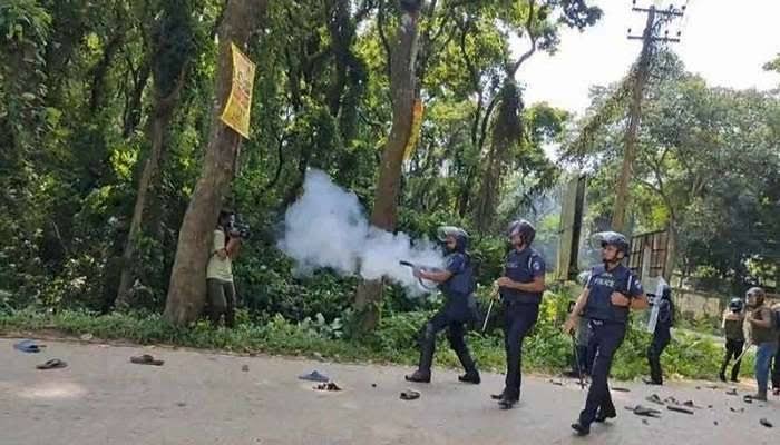জুলাই আয়োজনে উপেক্ষিত সারাদেশে প্রথম পুলিশি হামলার শিকার কুমিল্লা বিশ্ববিদ্যালয়