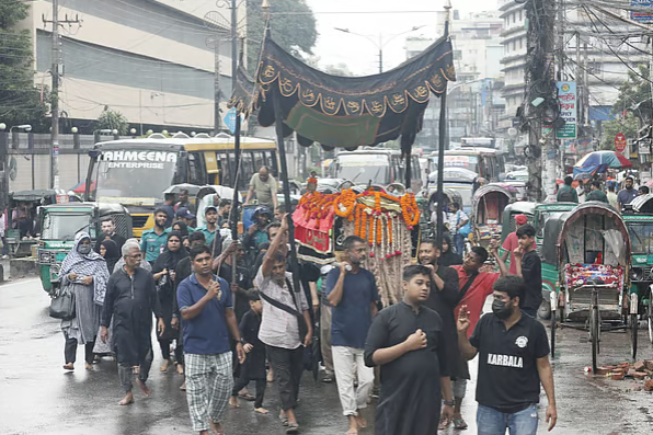 চট্টগ্রামে আশুরা উপলক্ষে তাজিয়া মিছিল, মাতমে মুখর শিয়া মুসল্লিরা