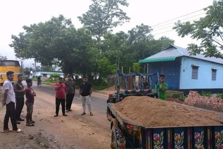 ঝিনাইগাতীতে অবৈধ বালু উত্তোলন বন্ধে রাতভর প্রশাসনের অভিযান
