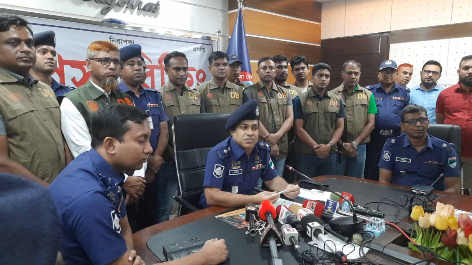 বাগেরহাটে এ্যানজিন মেটাল ইন্ডাষ্ট্রিজের ডাকাতির মালামাল উদ্ধার, গ্রেপ্তার ৯