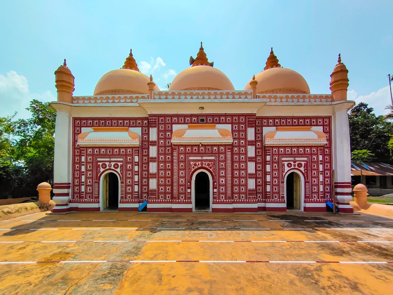 পঞ্চগড়ের ঐতিহ্য: মোগল আমলের স্থাপত্য মির্জাপুর শাহী মসজিদ